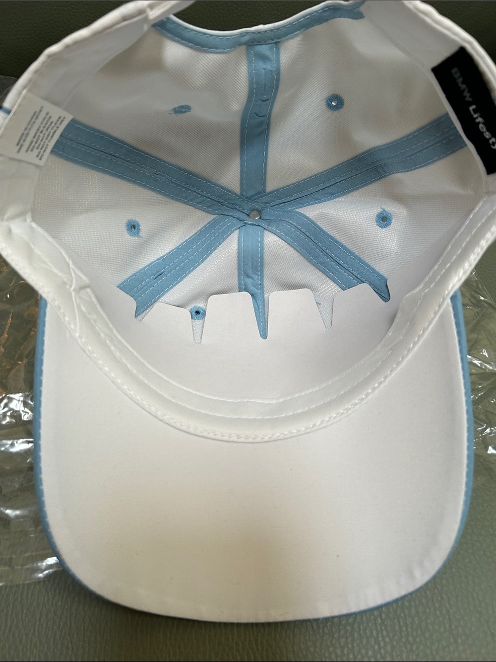 BMW White and Light Blue Logo Baseball Cap NWT - Picture 3 of 7